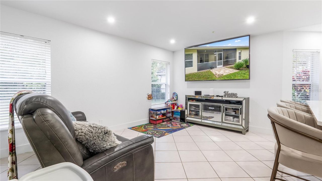 132 Chestnut Circle, Royal Palm Beach, FL 33411 Photo