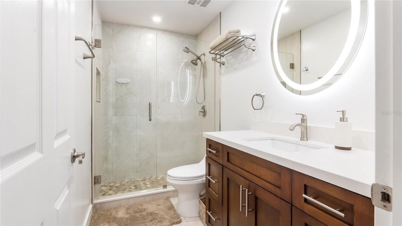 132 Chestnut Circle, Royal Palm Beach, FL 33411 Photo