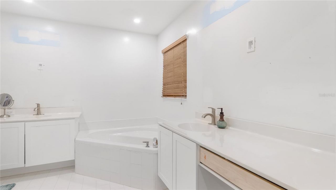 132 Chestnut Circle, Royal Palm Beach, FL 33411 Photo