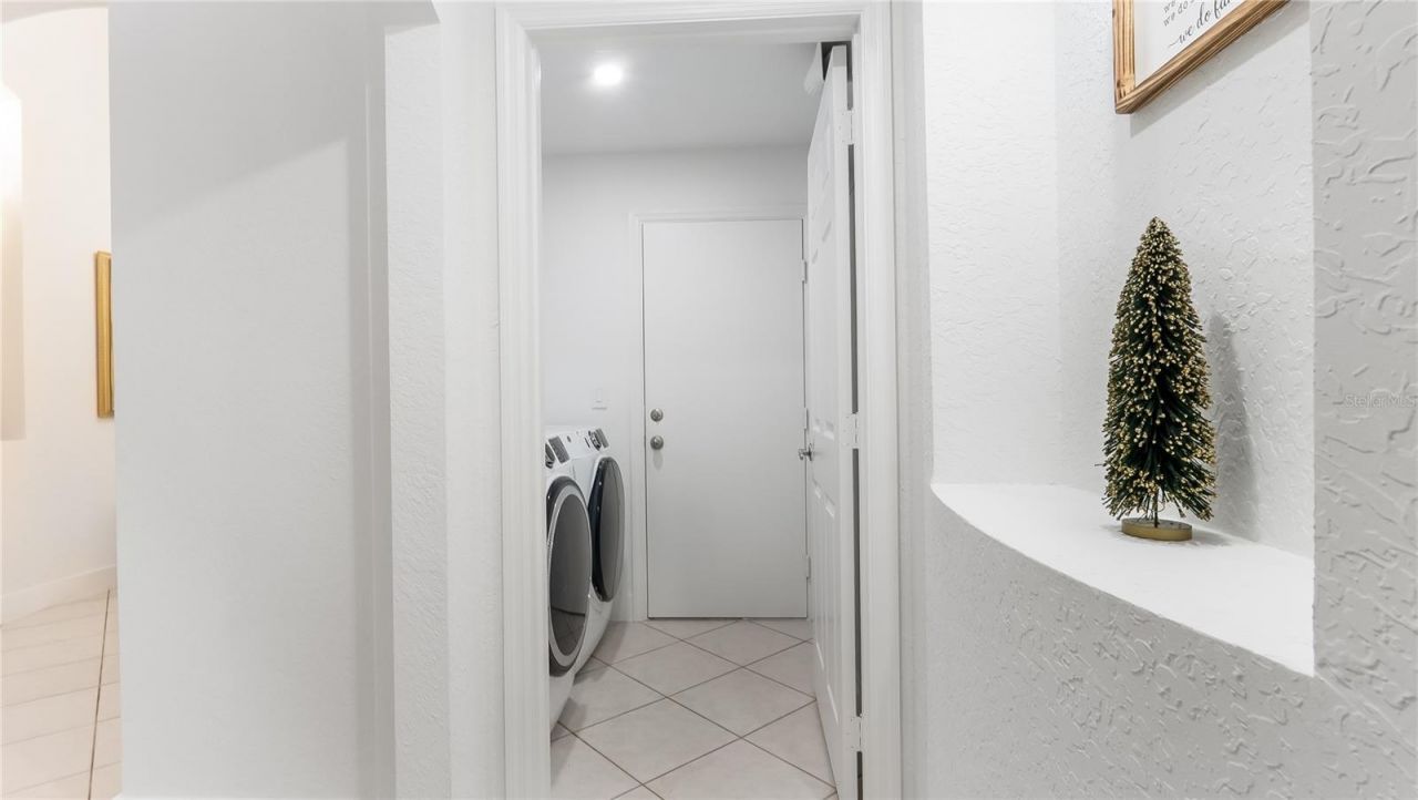 132 Chestnut Circle, Royal Palm Beach, FL 33411 Photo