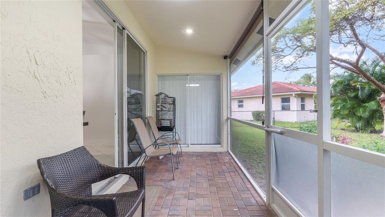 132 Chestnut Circle, Royal Palm Beach, FL 33411 Photo