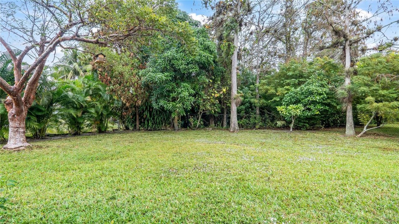 132 Chestnut Circle, Royal Palm Beach, FL 33411 Photo