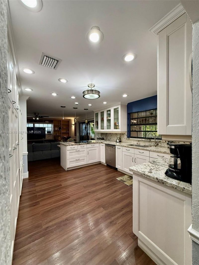 Please Call For Address, Miami, FL 33165 Photo