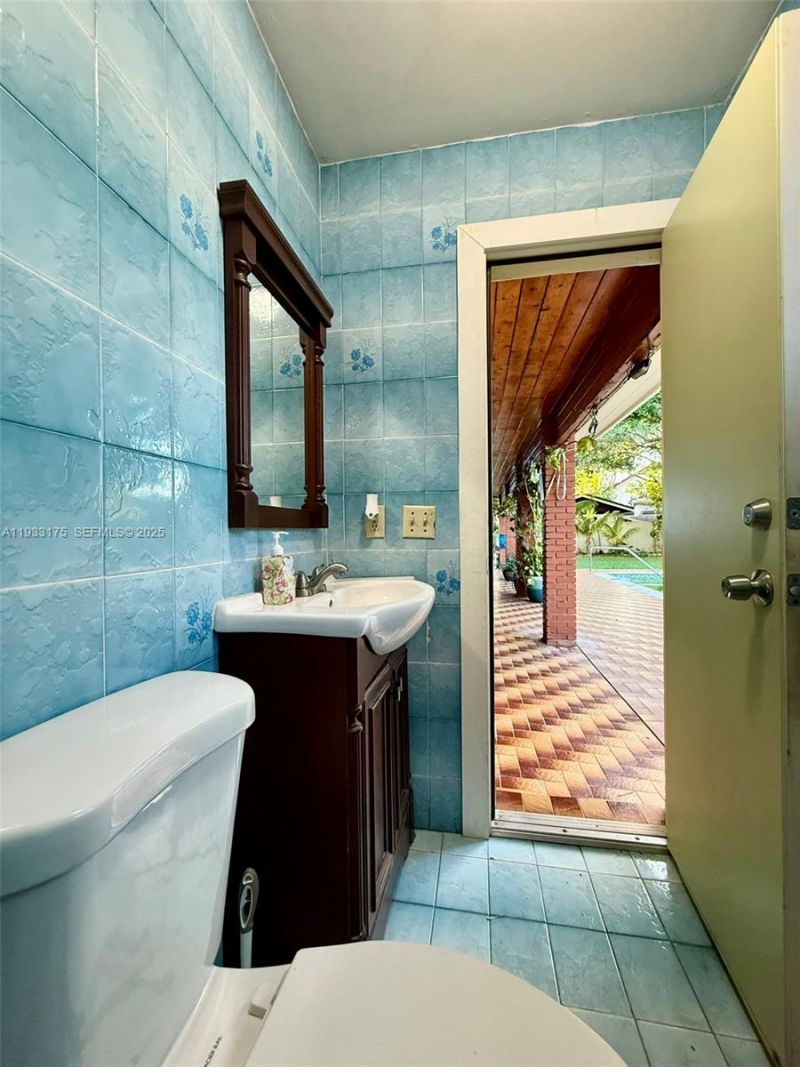 Please Call For Address, Miami, FL 33165 Photo