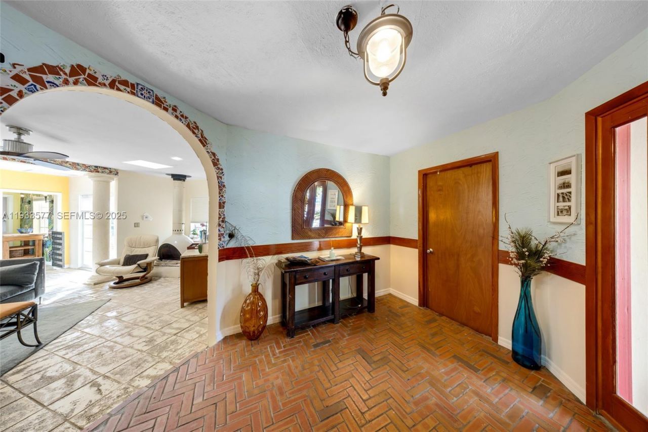 1840 Tigertail Ave, Miami, FL 33133 Photo