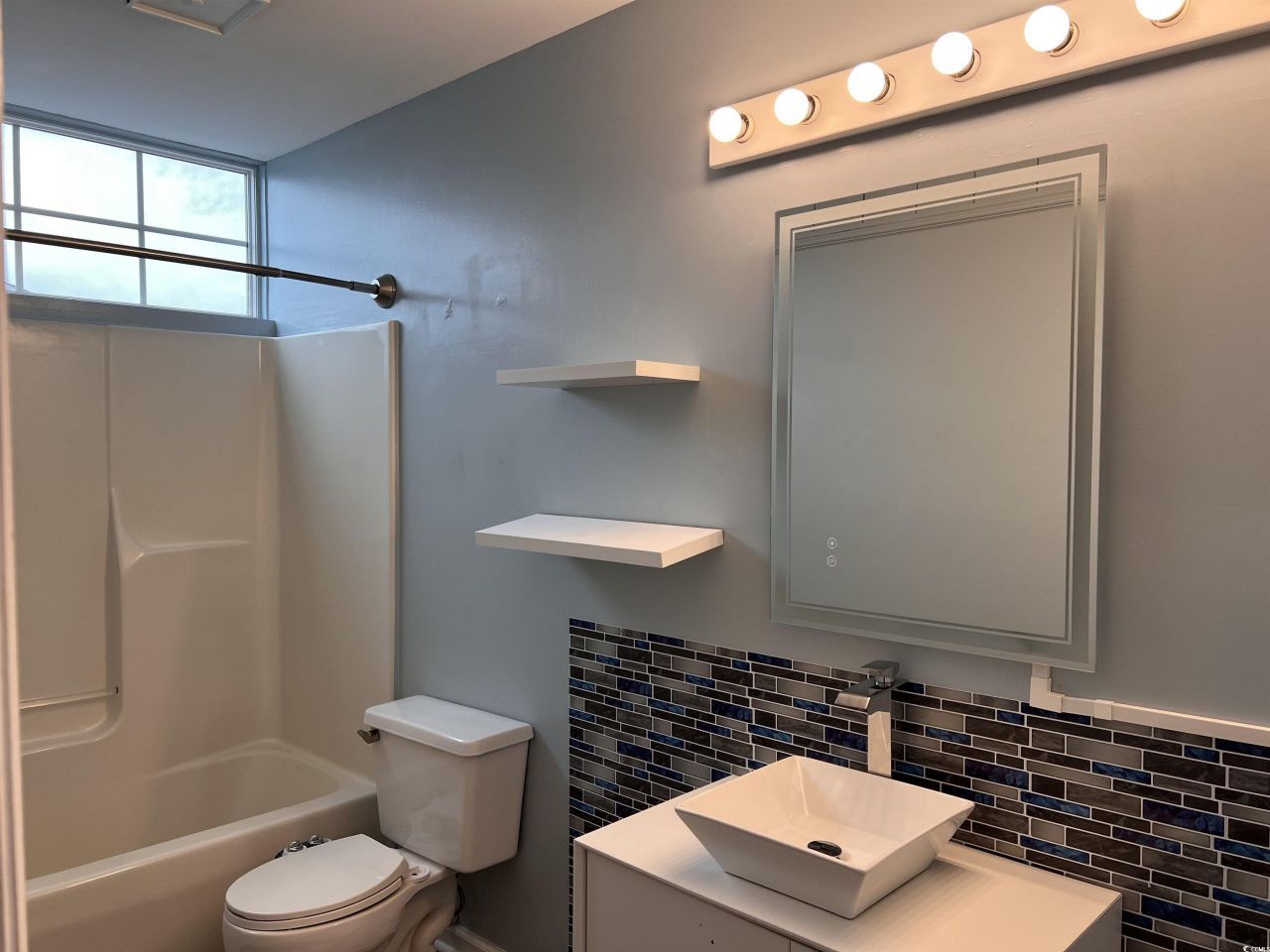 2258 Huntingdon Dr. Photo 11