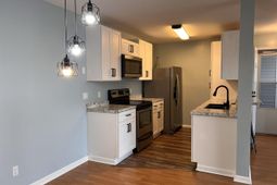 2258 Huntingdon Dr. photo 4