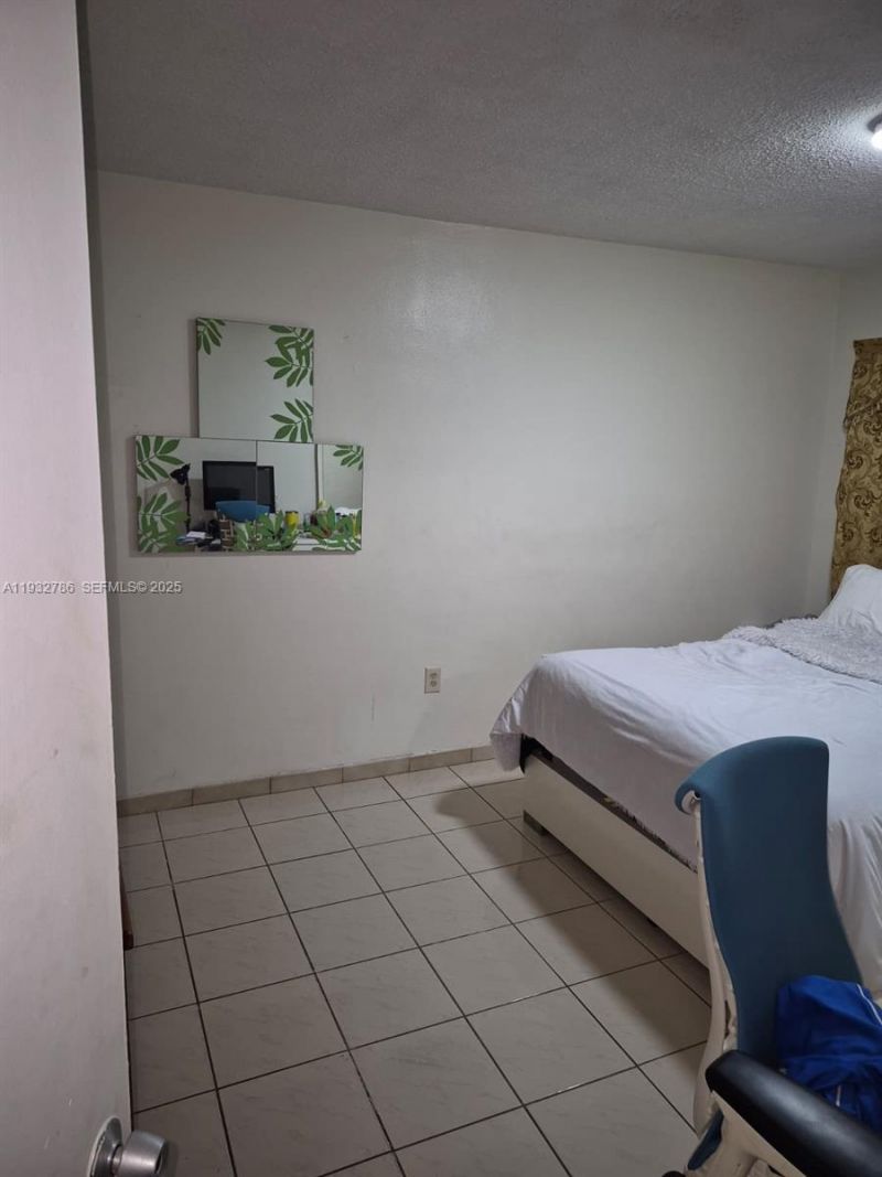 120 Royal Palm Rd, Unit 102, Hialeah Gardens, FL 33016 Photo