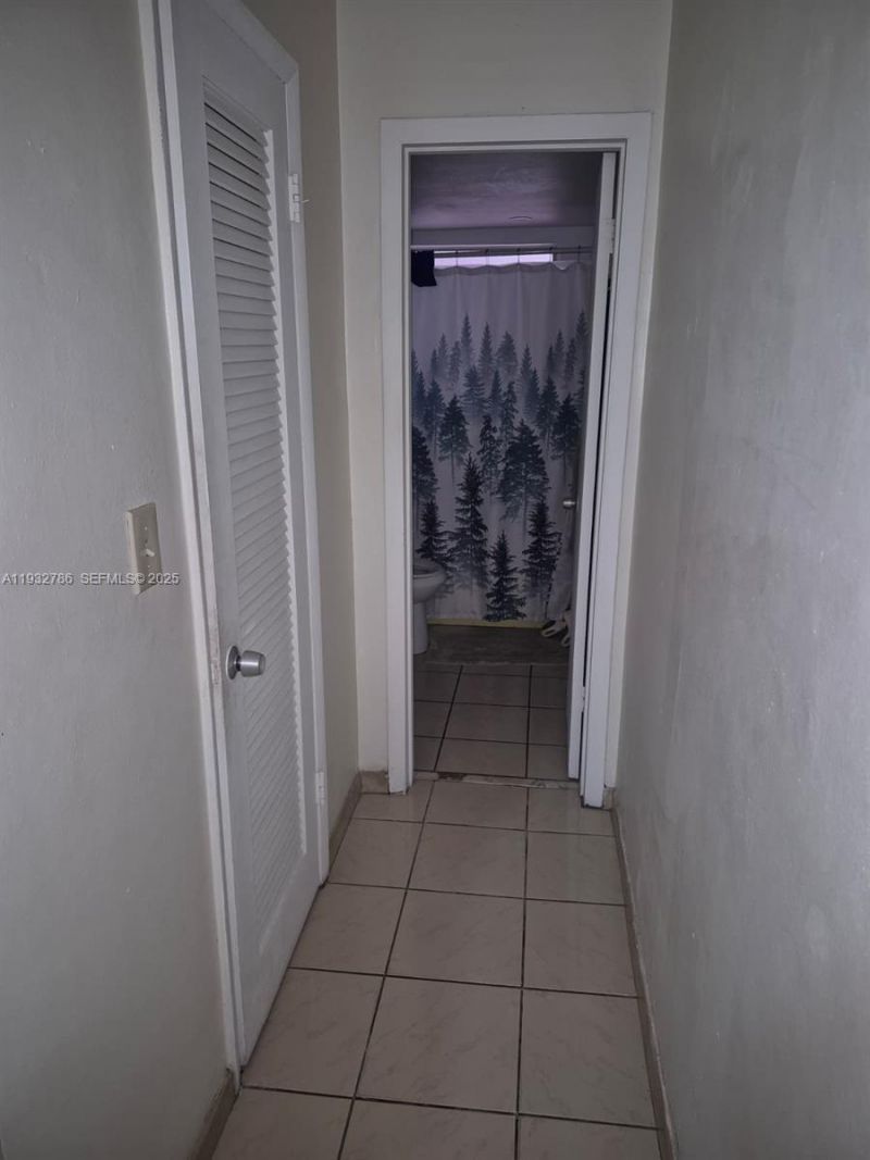 120 Royal Palm Rd, Unit 102, Hialeah Gardens, FL 33016 Photo