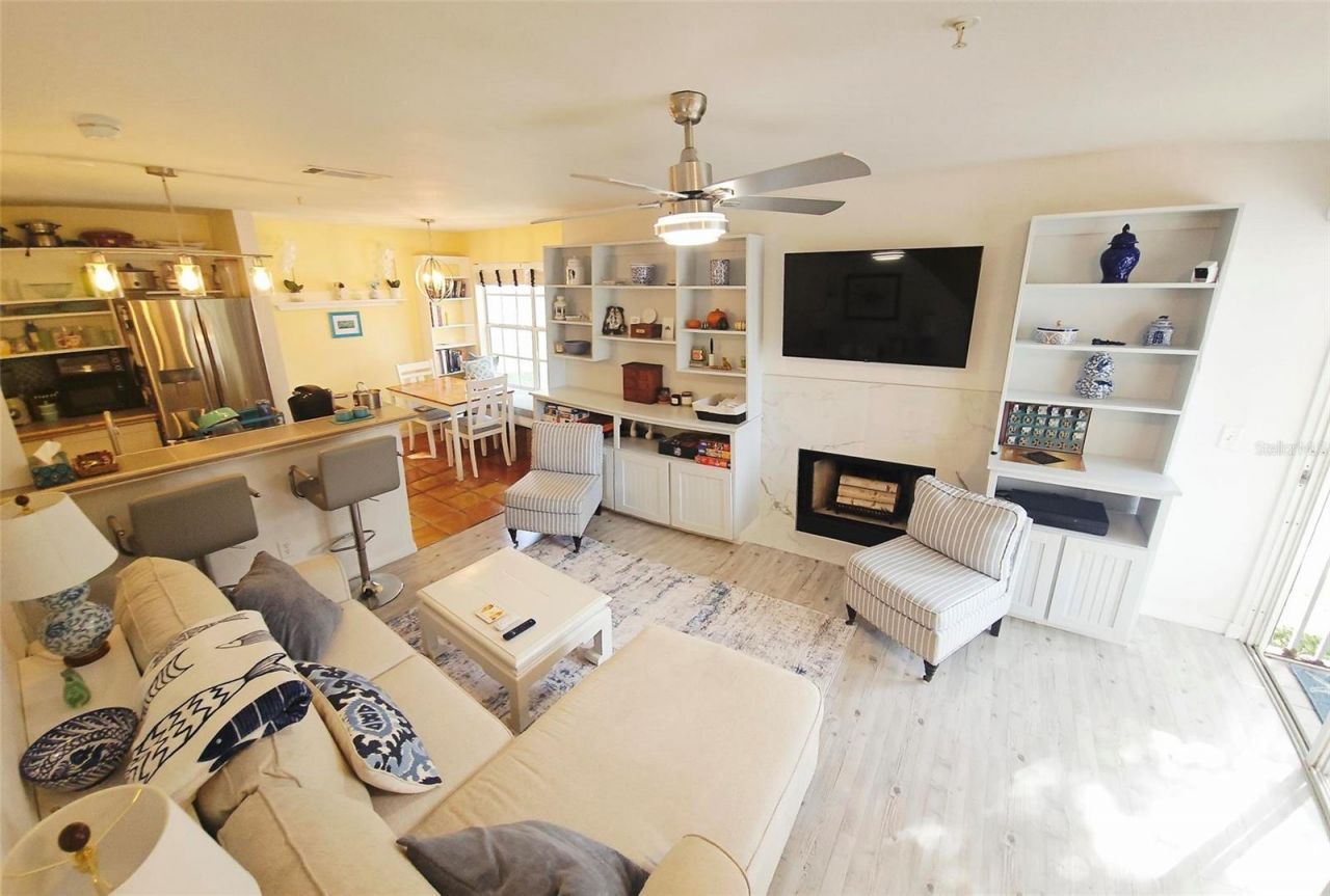 850 S Tamiami Trail, Unit 321, Sarasota, FL 34236 Photo