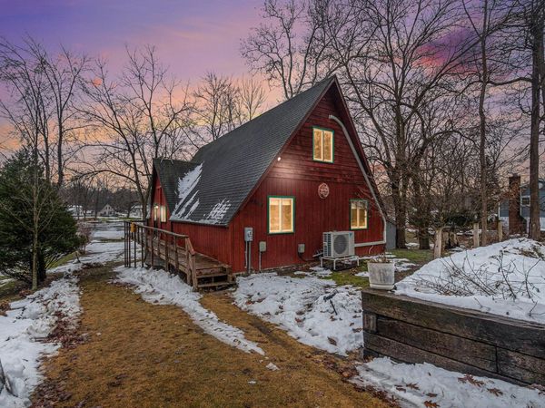 45601 Peninsula Drive E, Grand Junction, MI 49056