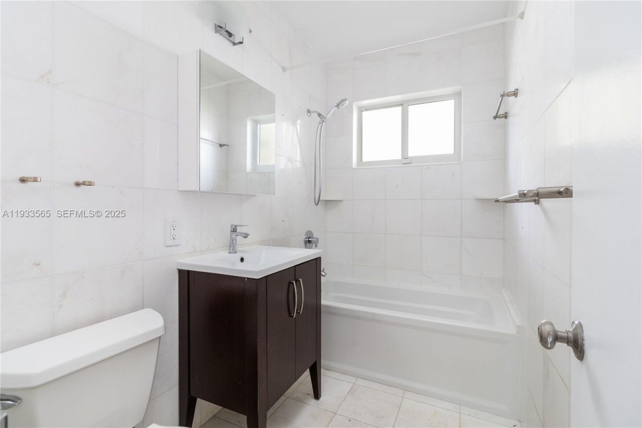 1114 Genoa St, Coral Gables, FL 33134 Photo