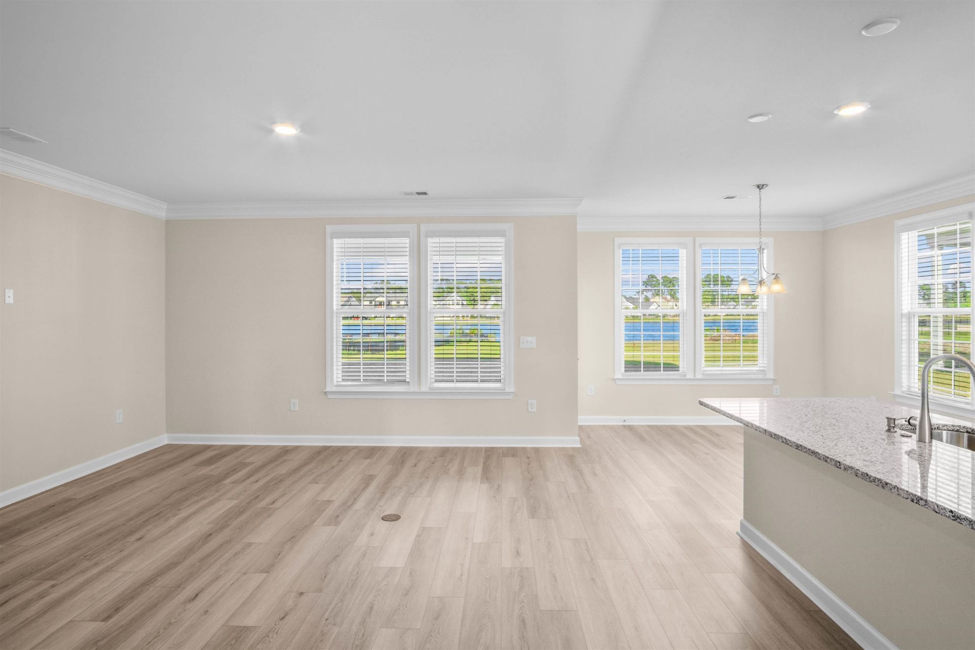 397 Starlit Way Photo 8