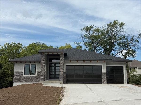8910 Ginger Street, Lenexa, KS 66227