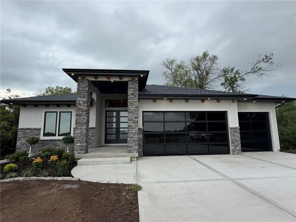 8910 Ginger Street, Lenexa, KS 66227