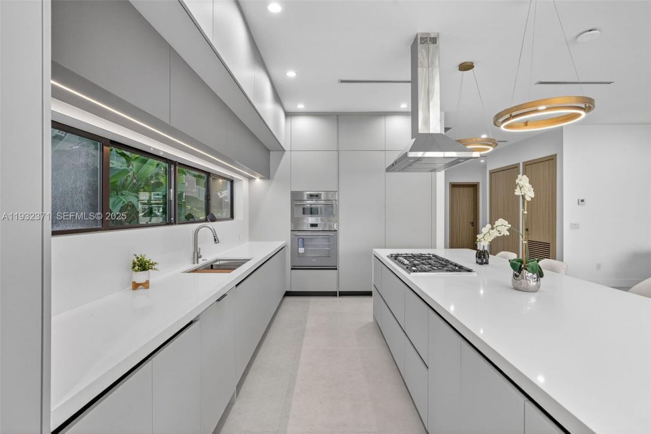 1013 SE 9th St, Fort Lauderdale, FL 33316 Photo