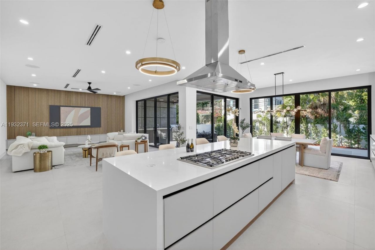 1013 SE 9th St, Fort Lauderdale, FL 33316 Photo