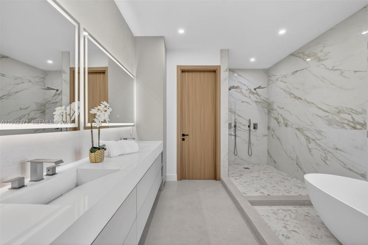 1013 SE 9th St, Fort Lauderdale, FL 33316 Photo