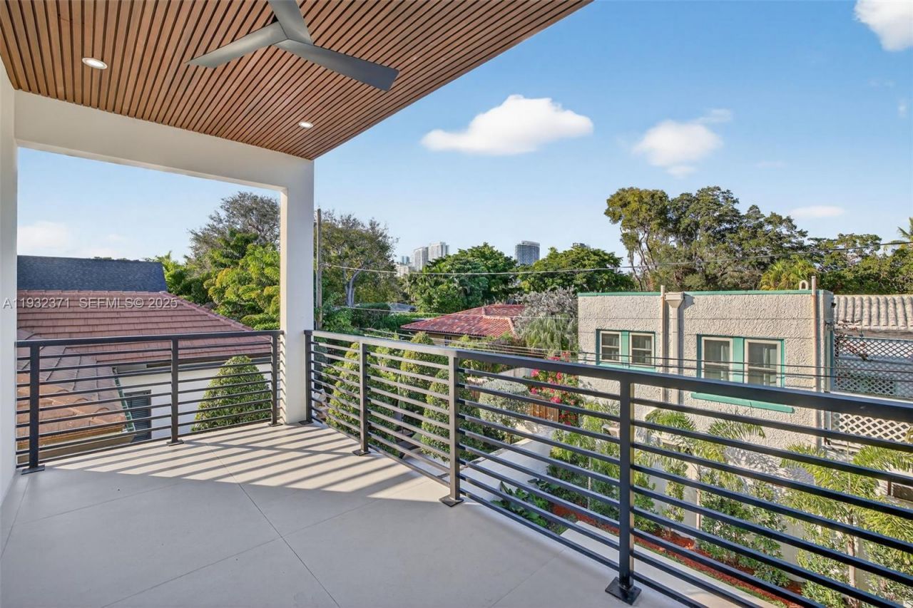 1013 SE 9th St, Fort Lauderdale, FL 33316 Photo