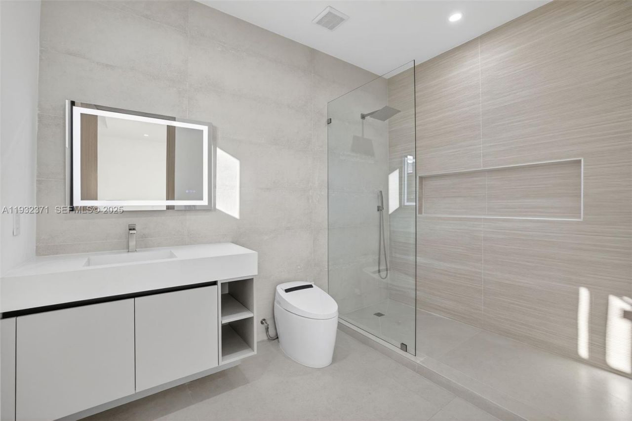 1013 SE 9th St, Fort Lauderdale, FL 33316 Photo