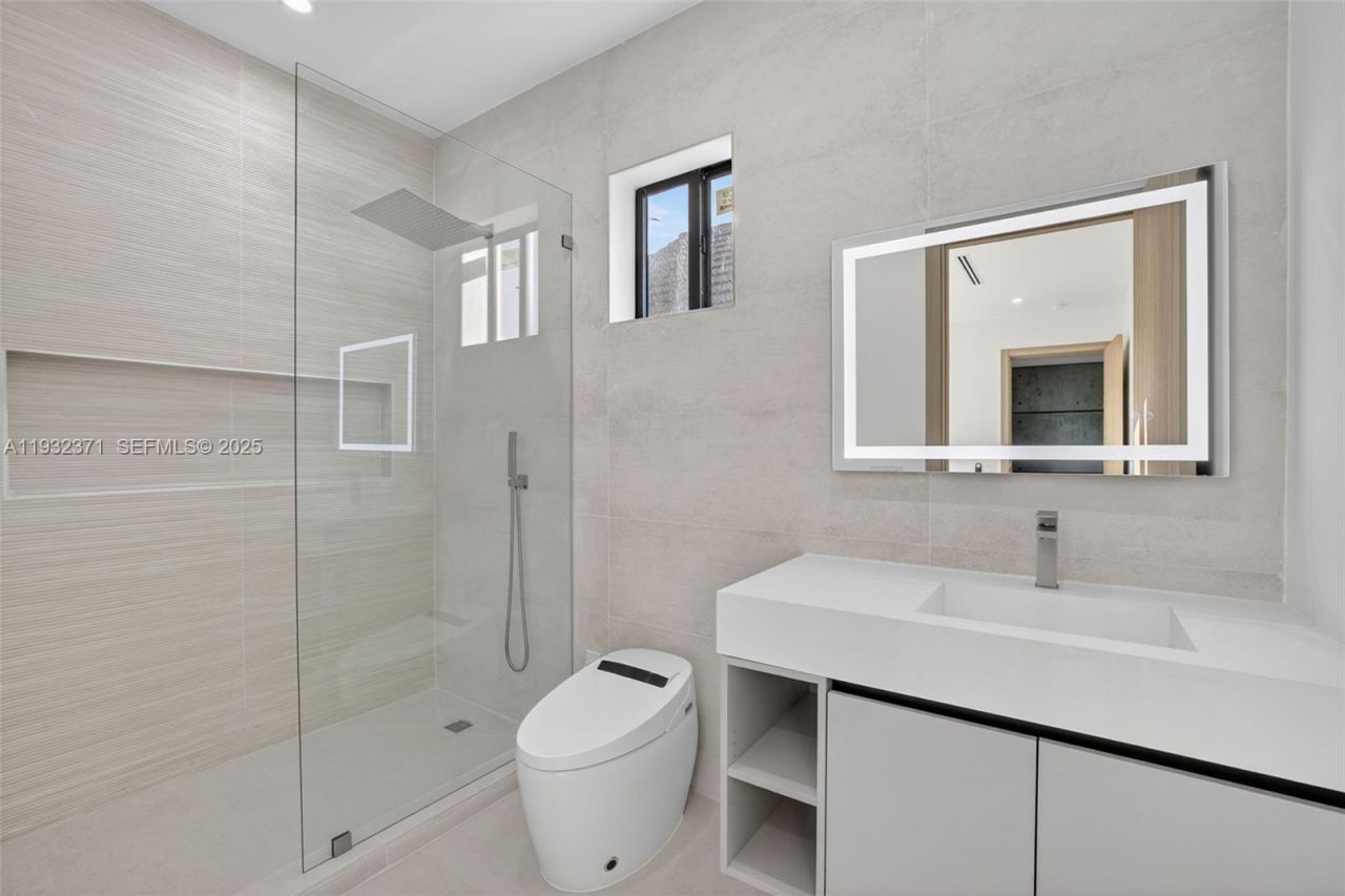 1013 SE 9th St, Fort Lauderdale, FL 33316 Photo