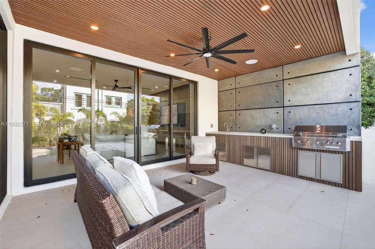 1013 SE 9th St, Fort Lauderdale, FL 33316 Photo