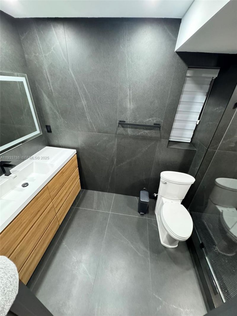 20441 NE 30th Ave, Unit 214-9, Aventura, FL 33180 Photo