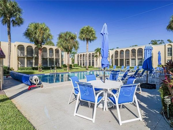 835 18th Street, Unit 103, Vero Beach, FL 32960