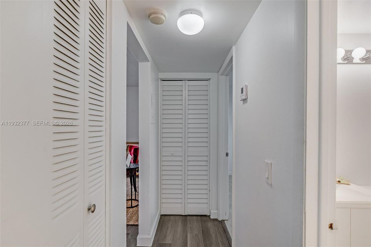 1801 S Treasure Dr, Unit 417, North Bay Village, FL 33141 Photo