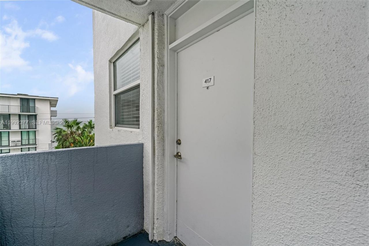 1801 S Treasure Dr, Unit 417, North Bay Village, FL 33141 Photo