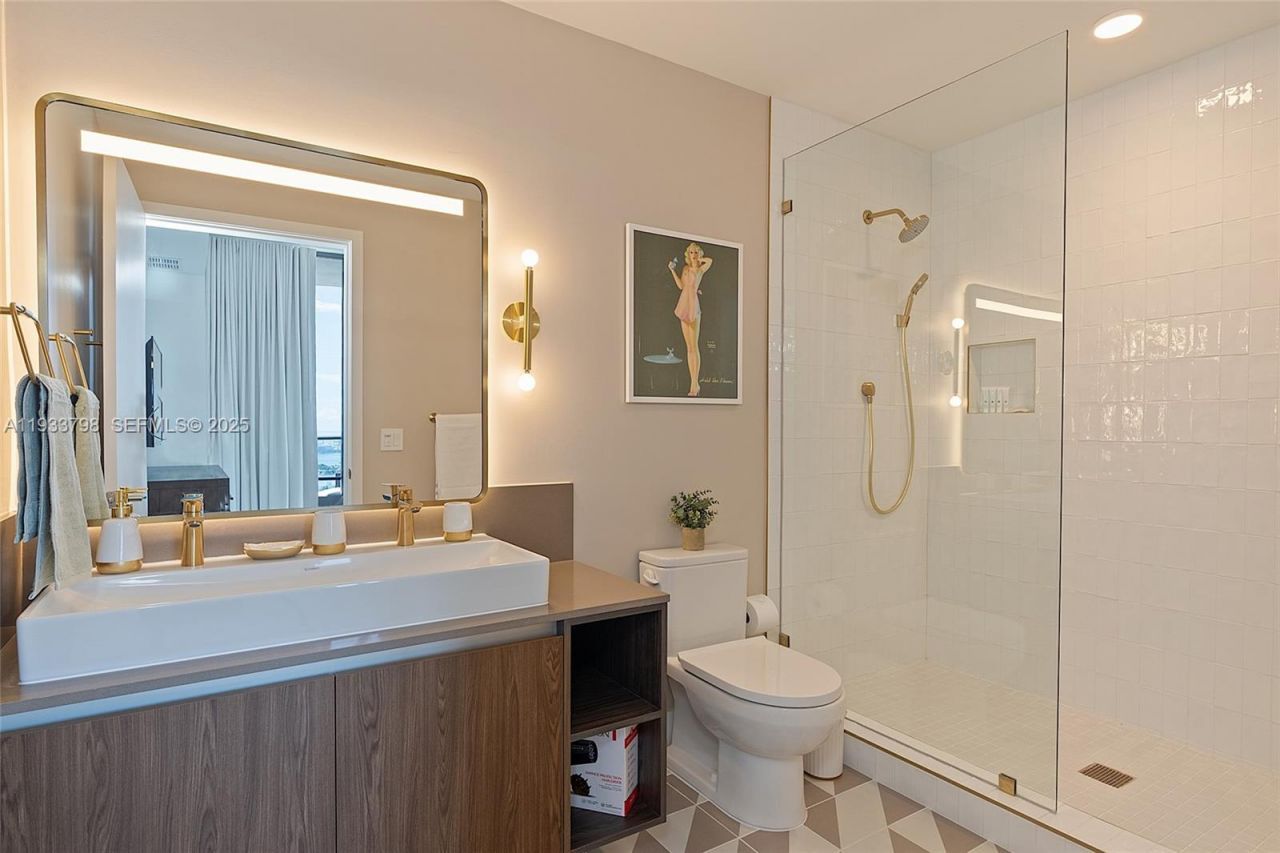 159 NE 6th St , Unit 5015, Miami, FL 33132 Photo