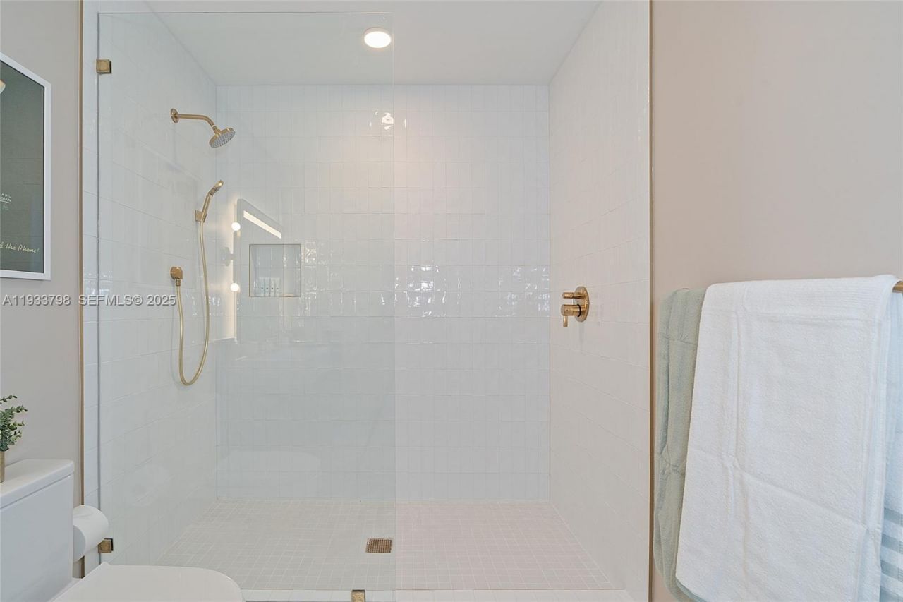 159 NE 6th St , Unit 5015, Miami, FL 33132 Photo