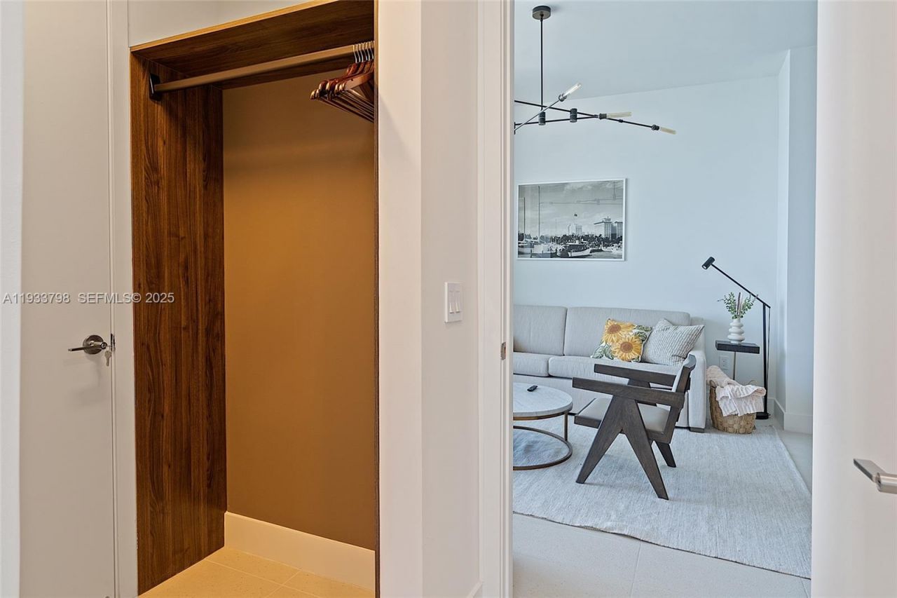 159 NE 6th St , Unit 5015, Miami, FL 33132 Photo