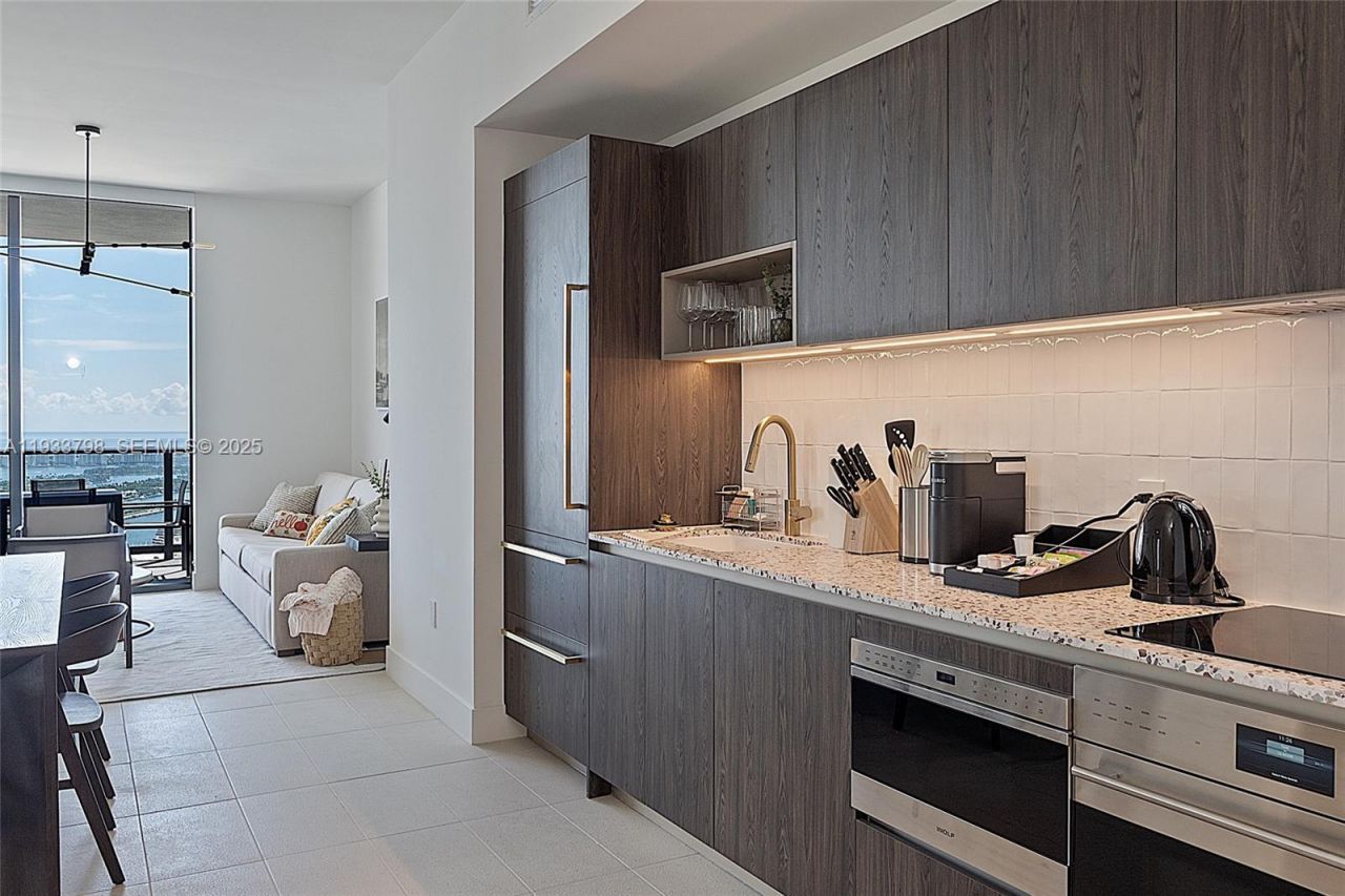 159 NE 6th St , Unit 5015, Miami, FL 33132 Photo