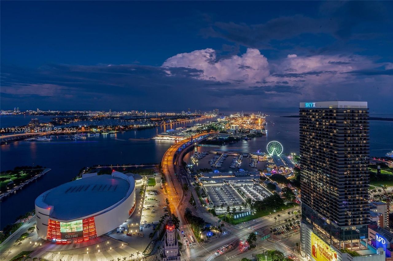 159 NE 6th St , Unit 5015, Miami, FL 33132 Photo