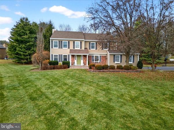 5 SPRING HOLLOW DRIVE, HOPEWELL, NJ 08525