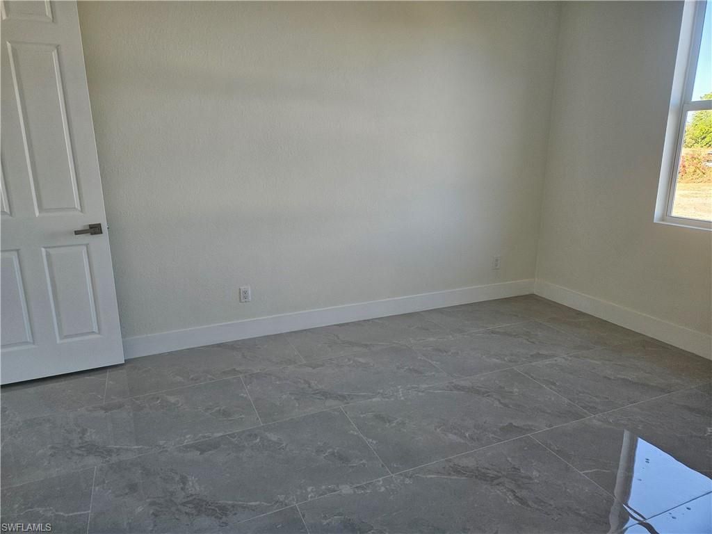 2813 NE 6th Ave, Cape Coral, FL 33909 Photo