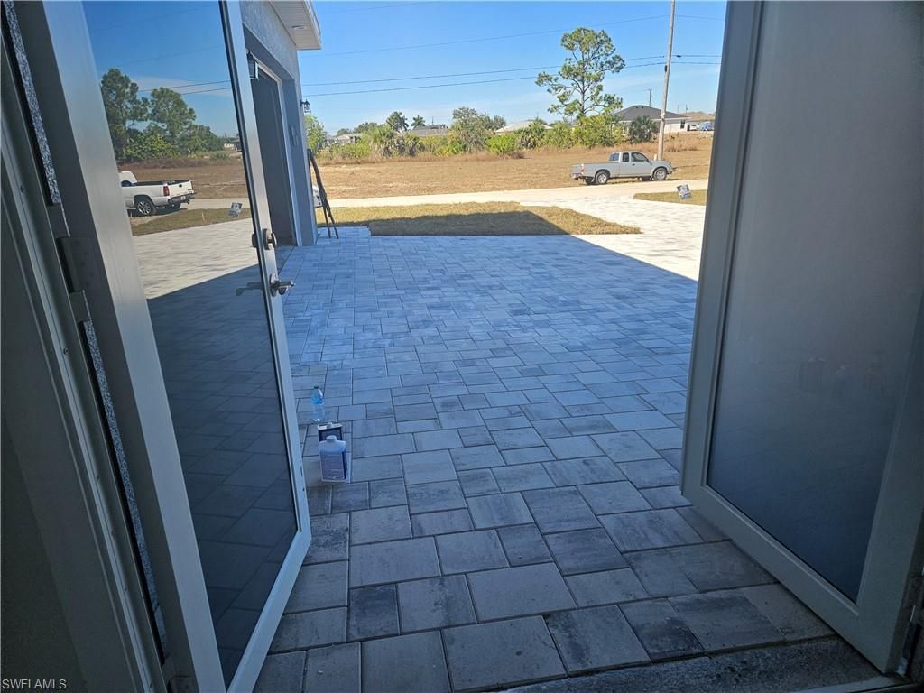 2813 NE 6th Ave, Cape Coral, FL 33909 Photo