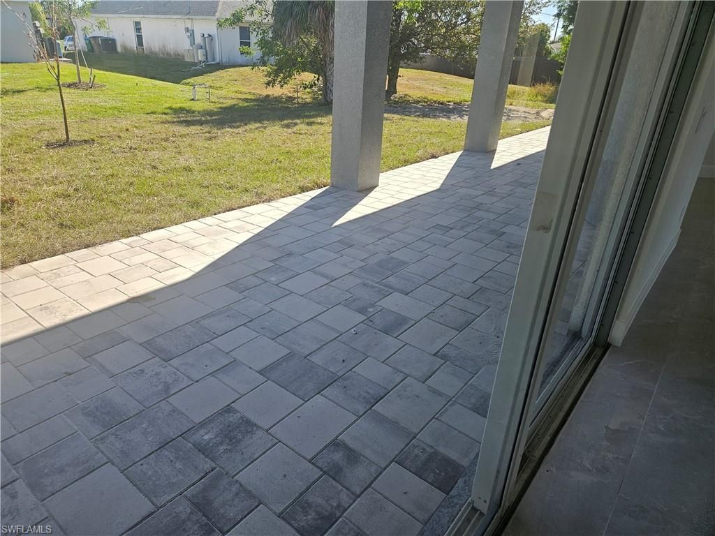 2813 NE 6th Ave, Cape Coral, FL 33909 Photo