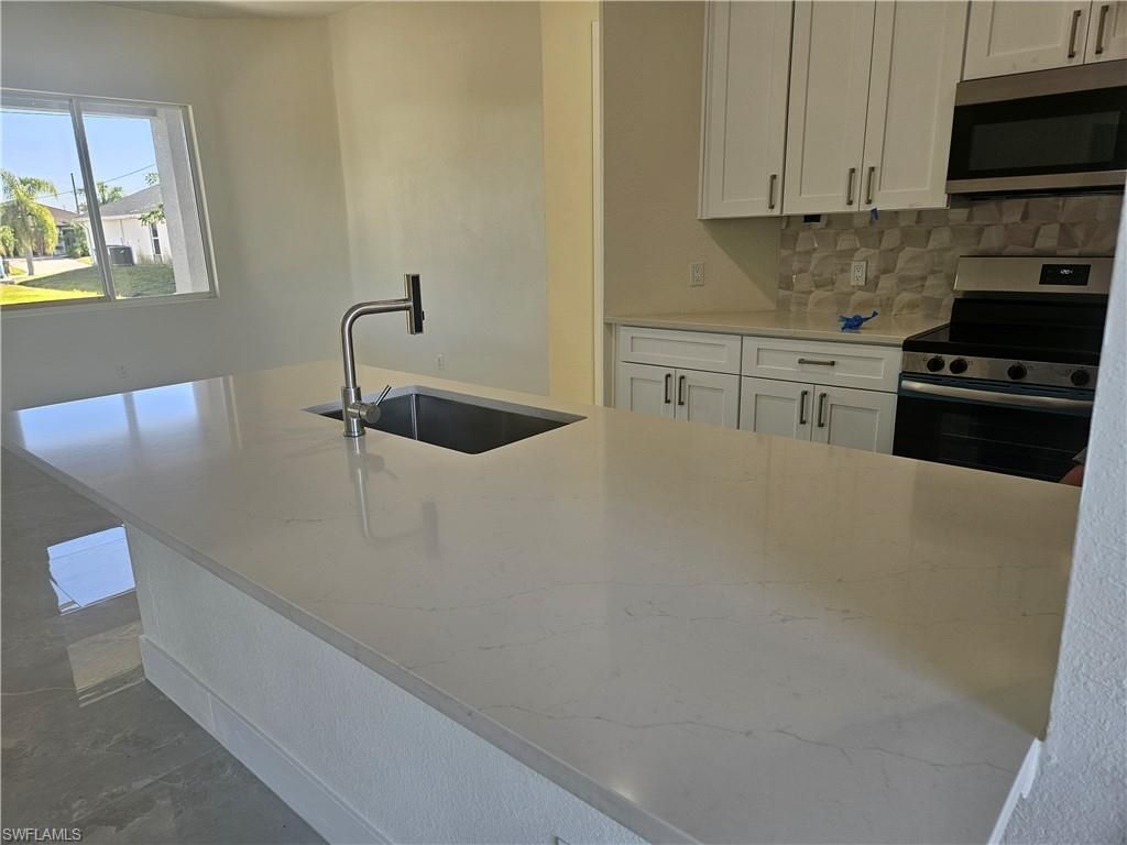 2813 NE 6th Ave, Cape Coral, FL 33909 Photo