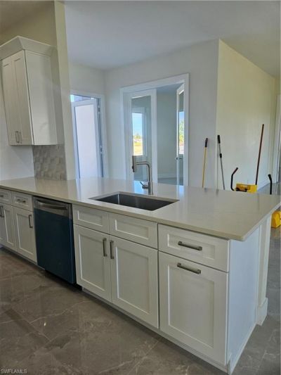 2813 NE 6th Ave, Cape Coral, FL 33909 Photo