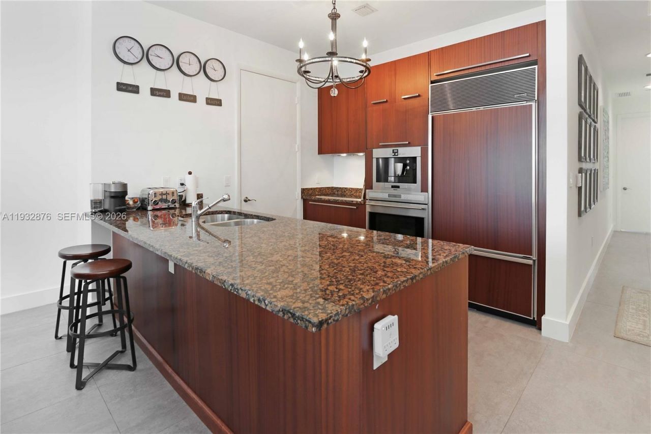 15811 Collins Ave, Unit 3702, Sunny Isles Beach, FL 33160 Photo