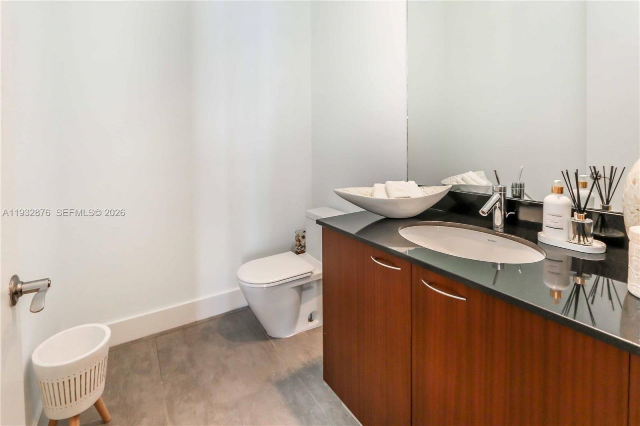 15811 Collins Ave, Unit 3702, Sunny Isles Beach, FL 33160 Photo