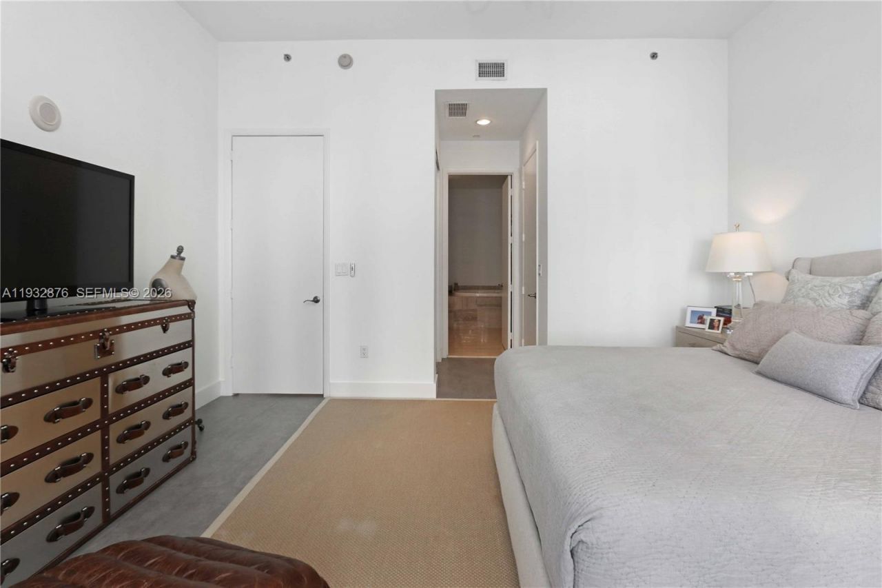 15811 Collins Ave, Unit 3702, Sunny Isles Beach, FL 33160 Photo