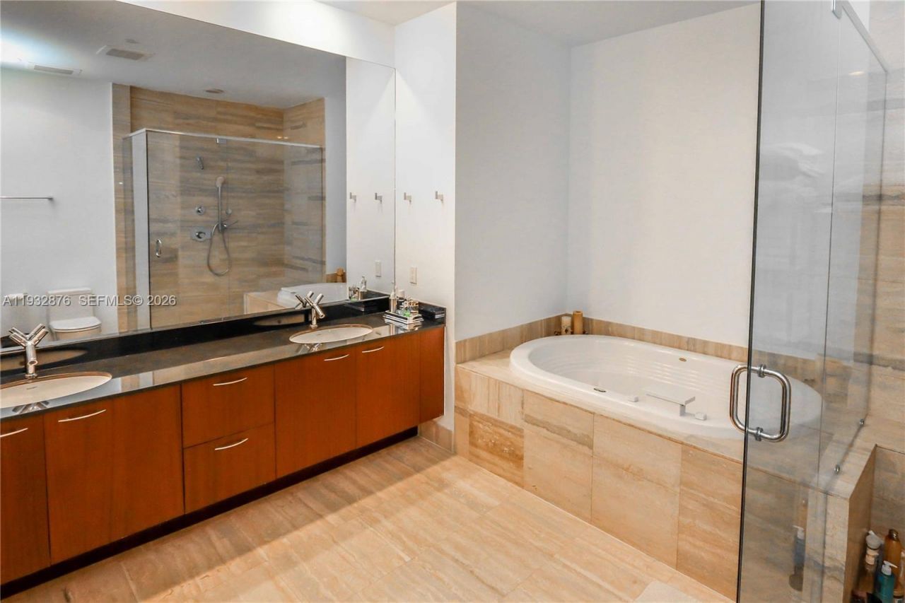 15811 Collins Ave, Unit 3702, Sunny Isles Beach, FL 33160 Photo