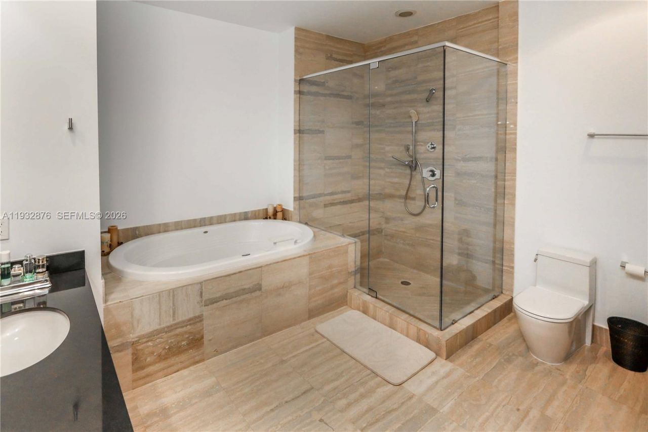 15811 Collins Ave, Unit 3702, Sunny Isles Beach, FL 33160 Photo