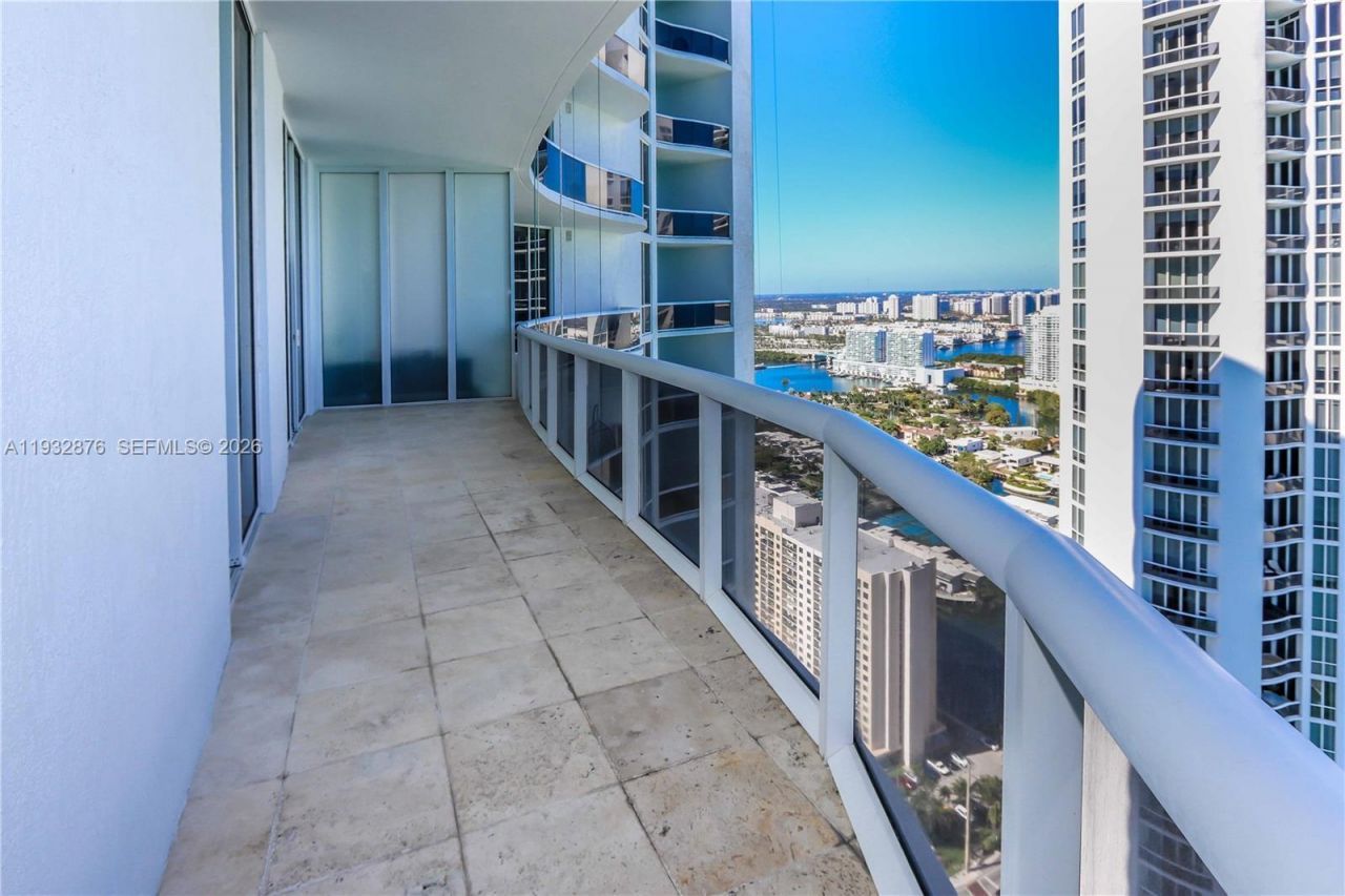 15811 Collins Ave, Unit 3702, Sunny Isles Beach, FL 33160 Photo