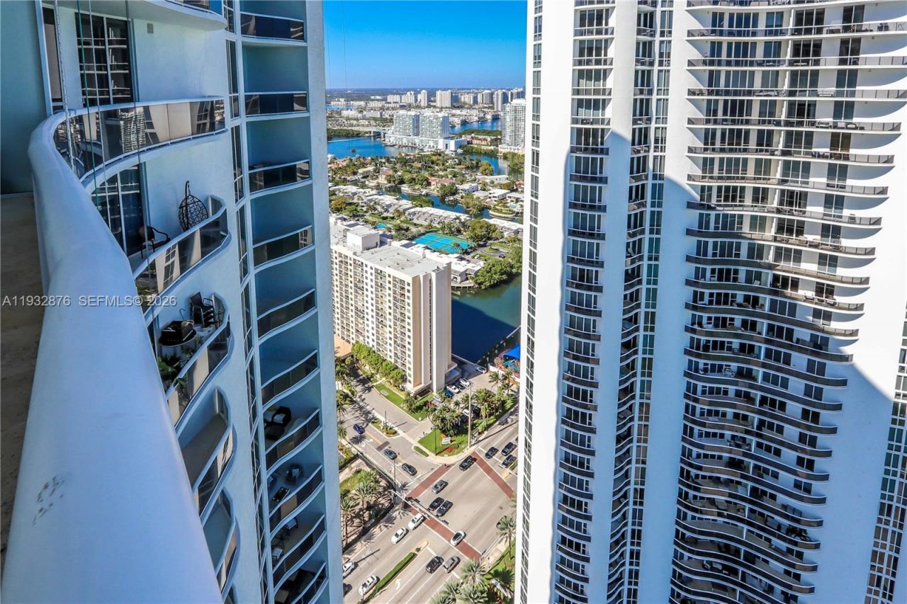 15811 Collins Ave, Unit 3702, Sunny Isles Beach, FL 33160 Photo