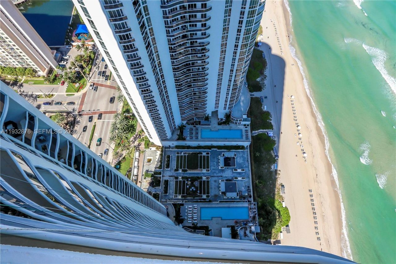 15811 Collins Ave, Unit 3702, Sunny Isles Beach, FL 33160 Photo