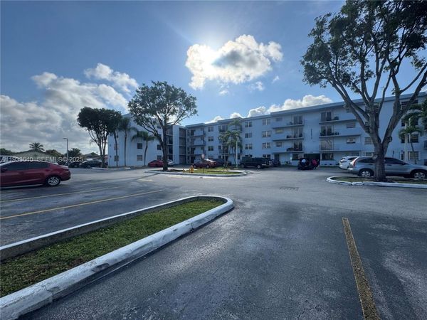 1221 SW 122nd Ave, Unit 104, Miami, FL 33184